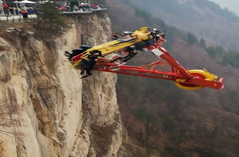 Extreme Canyon Ride COLLAPSES — Tourists Fall as the Ground Cracks Open!