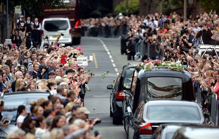 GOODBYE LEGEND The beloved star has passed away, leaving the world in shock. Fans everywhere are coming together to pay their respects.
