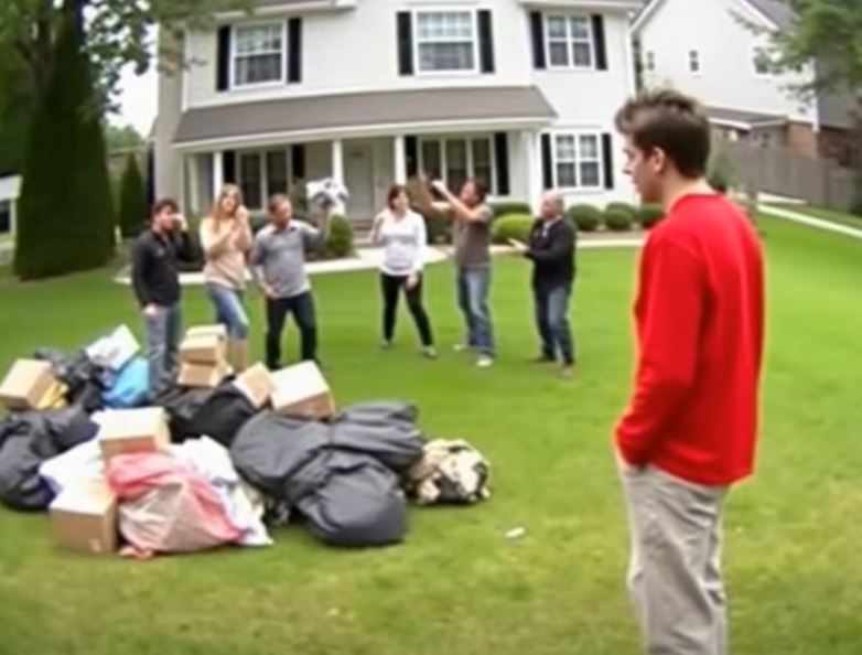 After Dad’s Funeral, They Tossed My Belongings and Locked Me Out—But the Notary Had a Surprise Waiting for Them