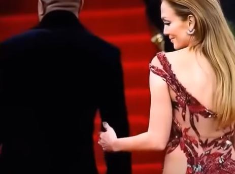 Jennifer Lopez, 56, is showing off her new boyfriend… and you better sit down, because you might recognize him!