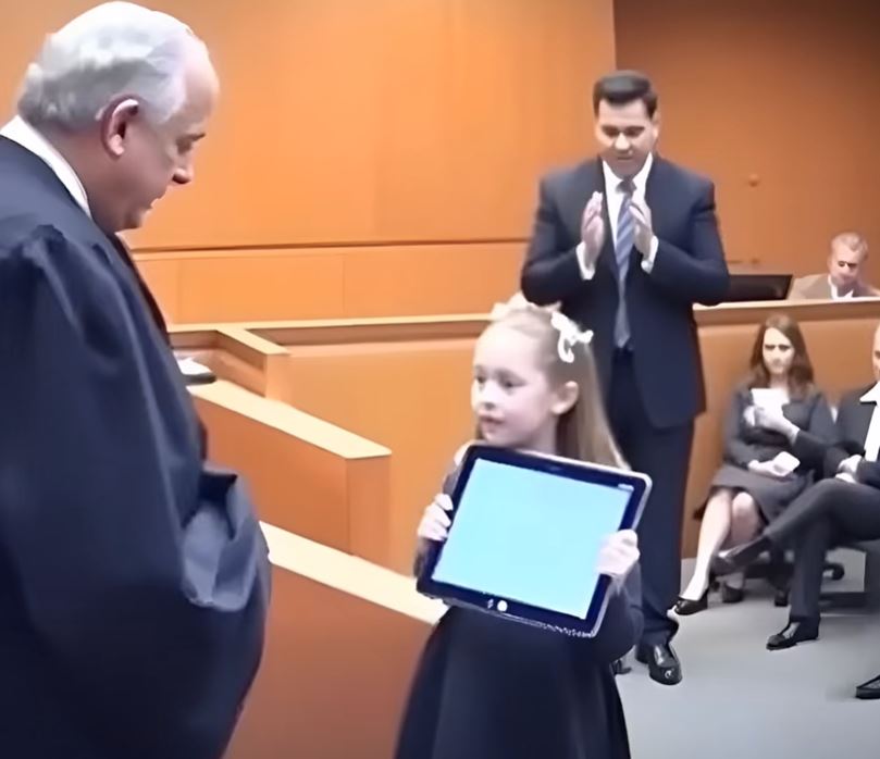 My Husband Filed for Divorce — Then Our 7-Year-Old Showed the Judge a Secret Video That Silenced the Court