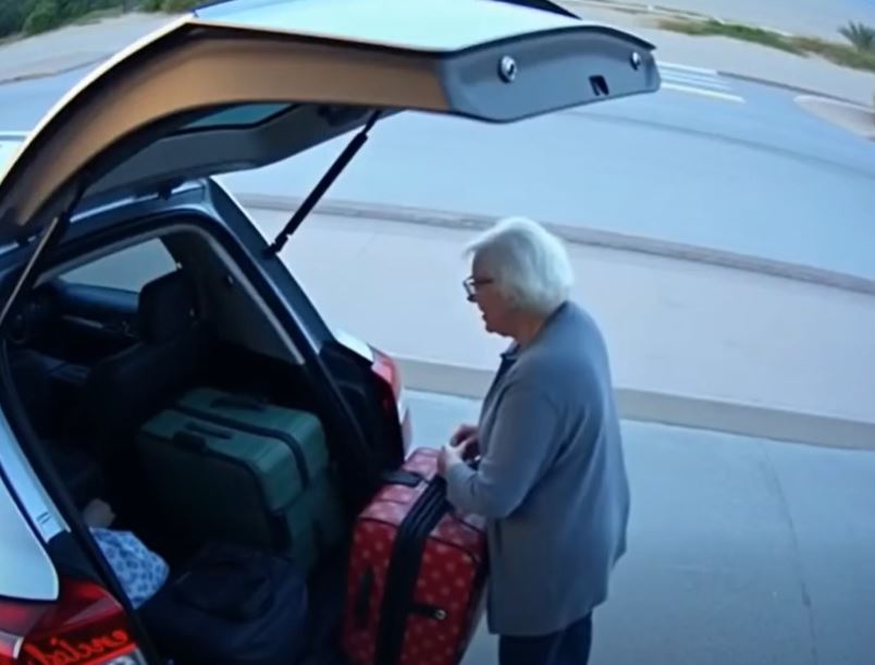 A Week Before Christmas, I Heard My Daughter Say, ‘Dump the Kids on Mom—We’re Going on Vacation.’ On the 23rd, I Loaded My Car and Drove Straight to the Coast.